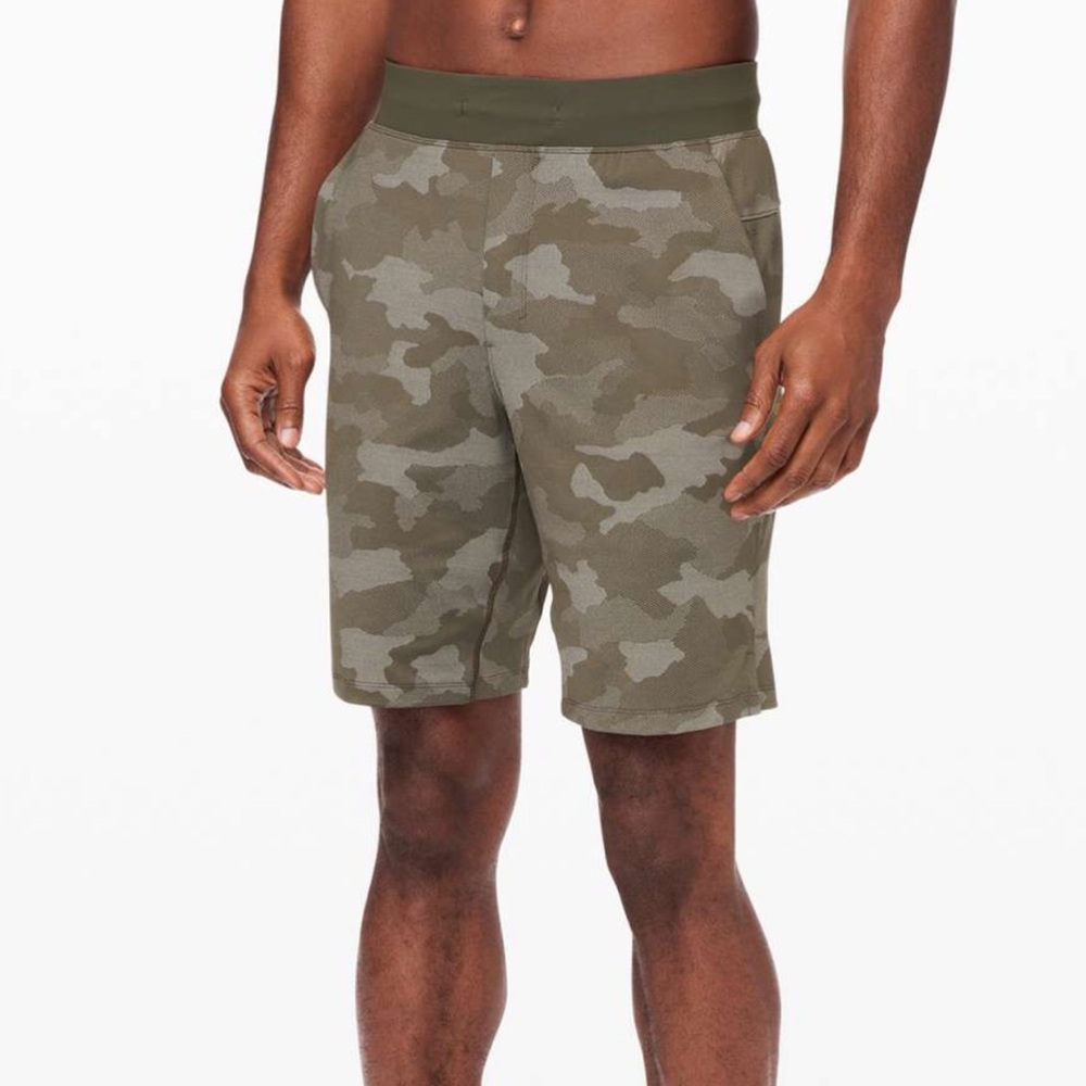 Lululemon T.H.E. Short Linerless 9" Camo - Picture 3 of 11